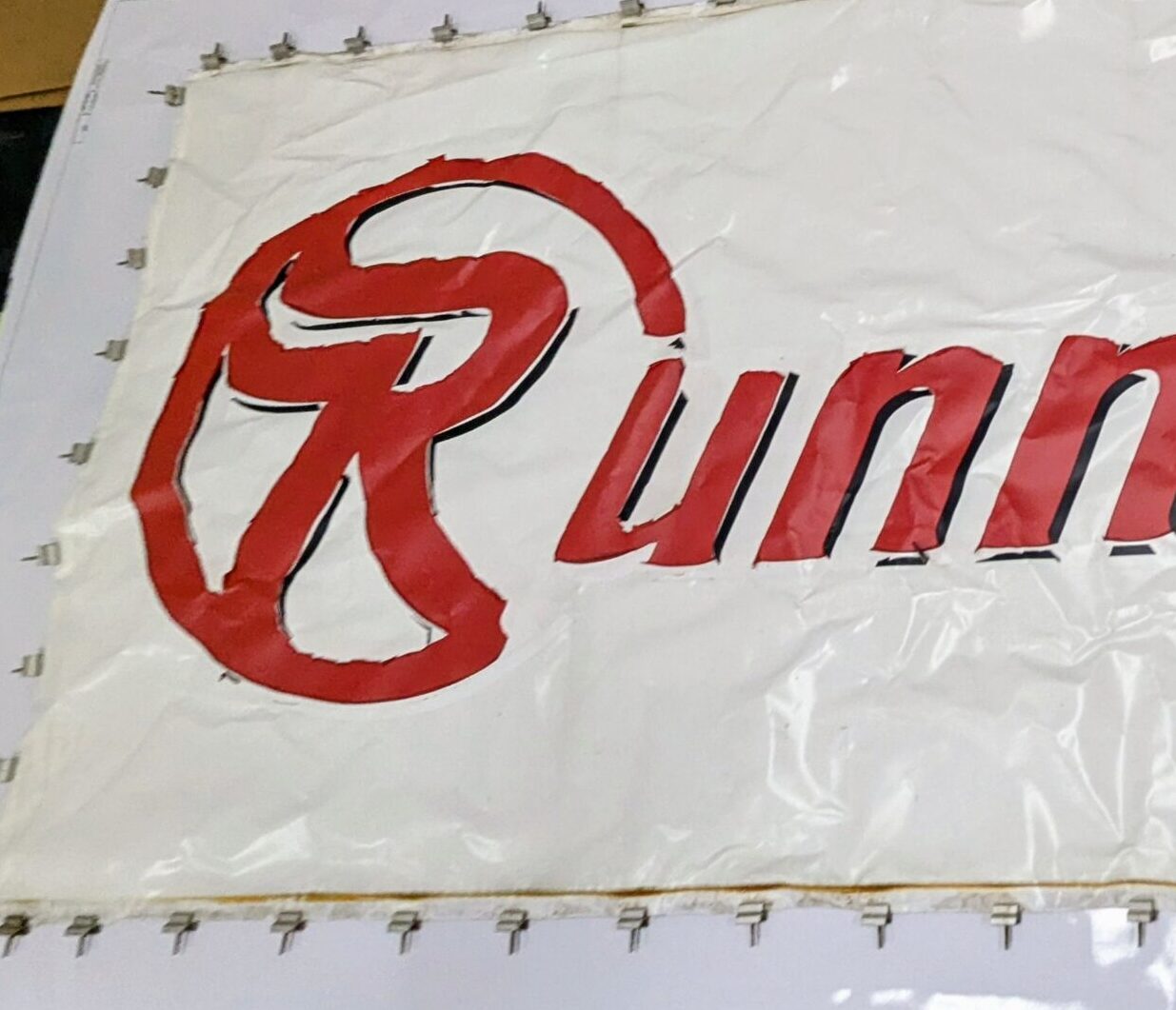 Broken-Sign-Runnings-Flex